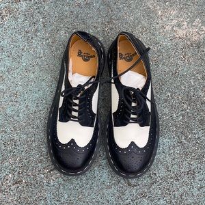 Dr. Martens Airway Oxford